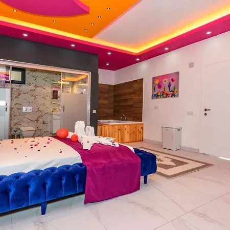 Villa Zeytin Cicegi -kalkan'da Muhafazakar Balayi Villasi Fethiye