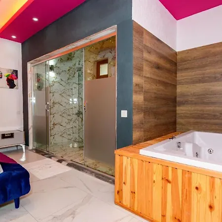 Zeytin Cicegi -kalkan'da Muhafazakar Balayi Villasi Villa *